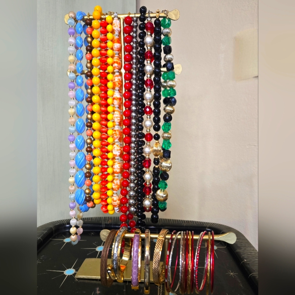 Vintage Estate Jewelery Lot Of 29